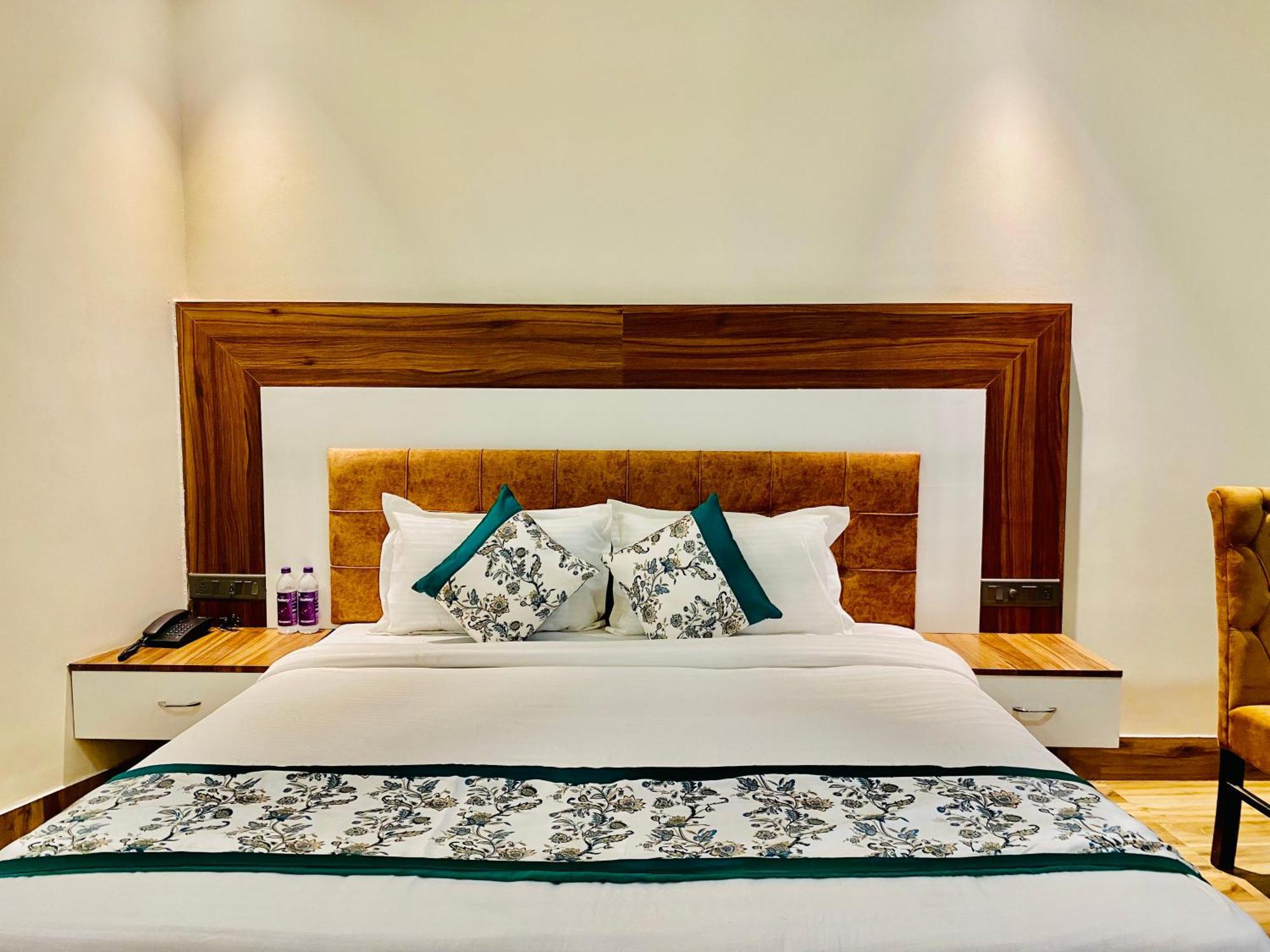 Hotel White House Walking Distance From Golden Temple- With Parking Amritsar Ngoại thất bức ảnh