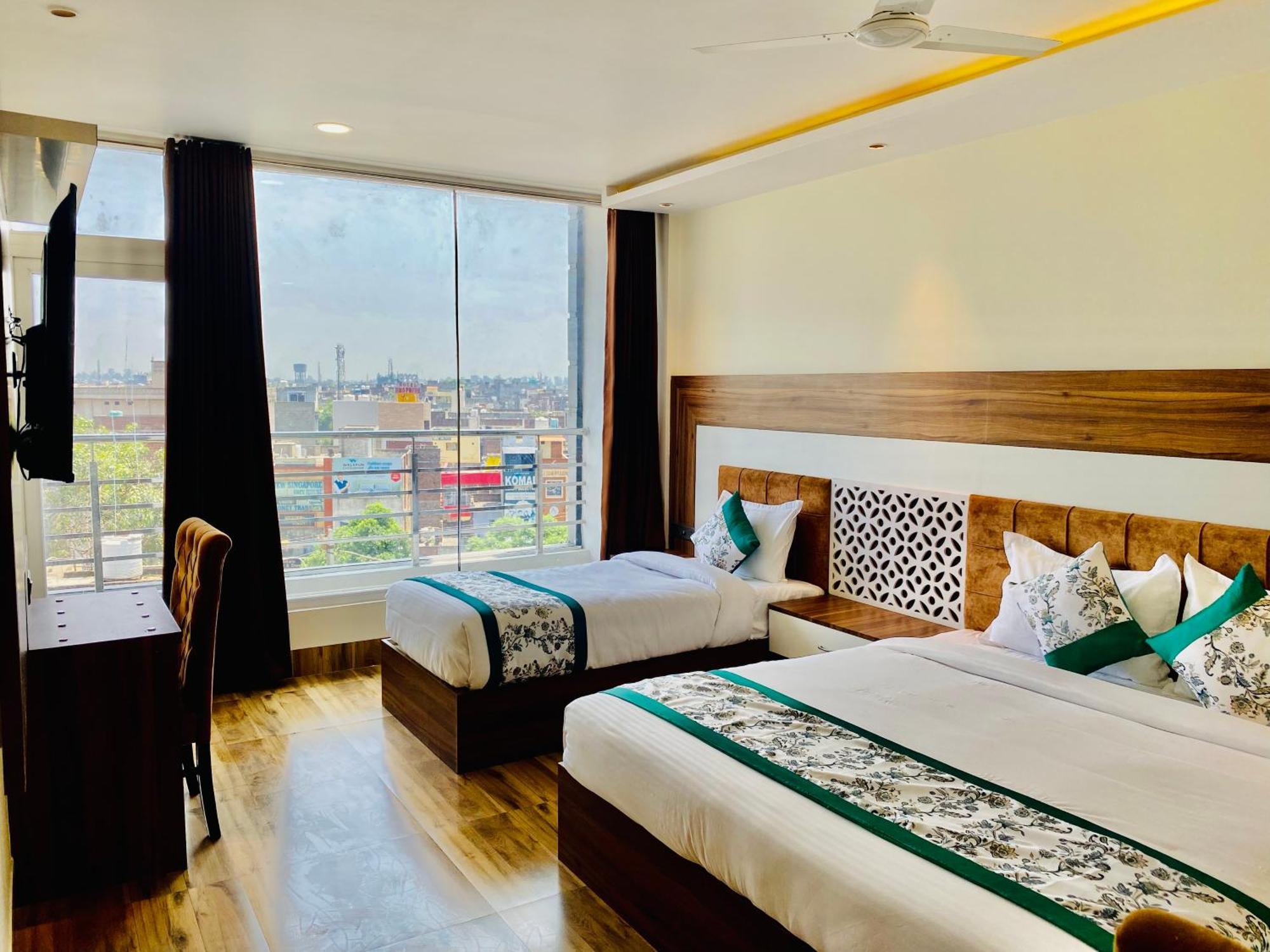 Hotel White House Walking Distance From Golden Temple- With Parking Amritsar Ngoại thất bức ảnh