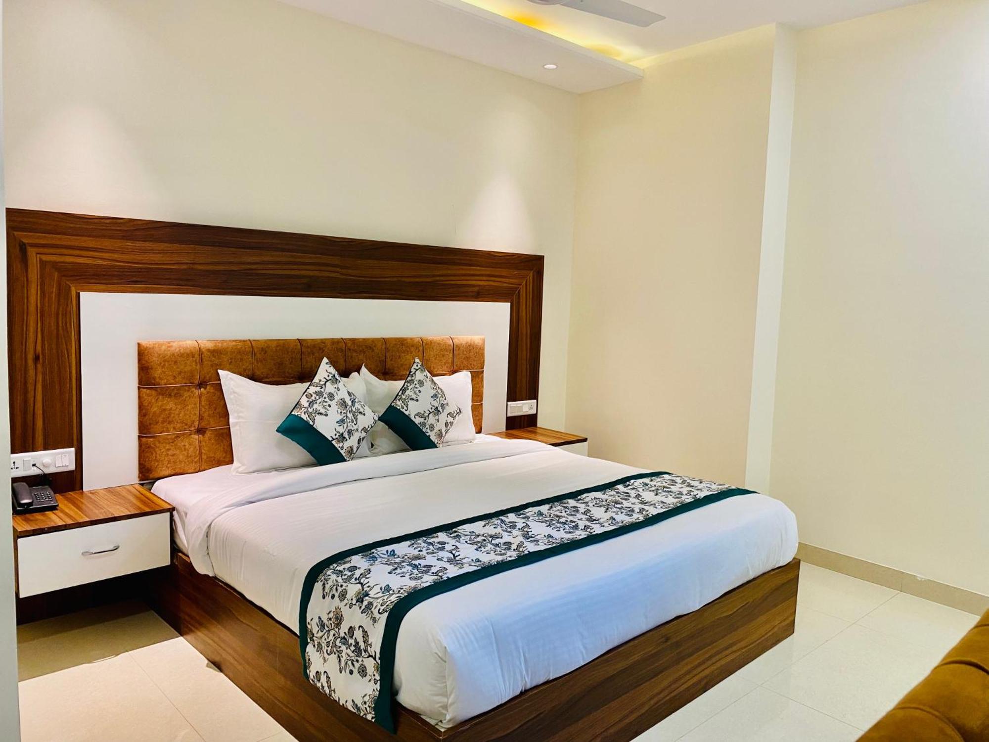 Hotel White House Walking Distance From Golden Temple- With Parking Amritsar Ngoại thất bức ảnh